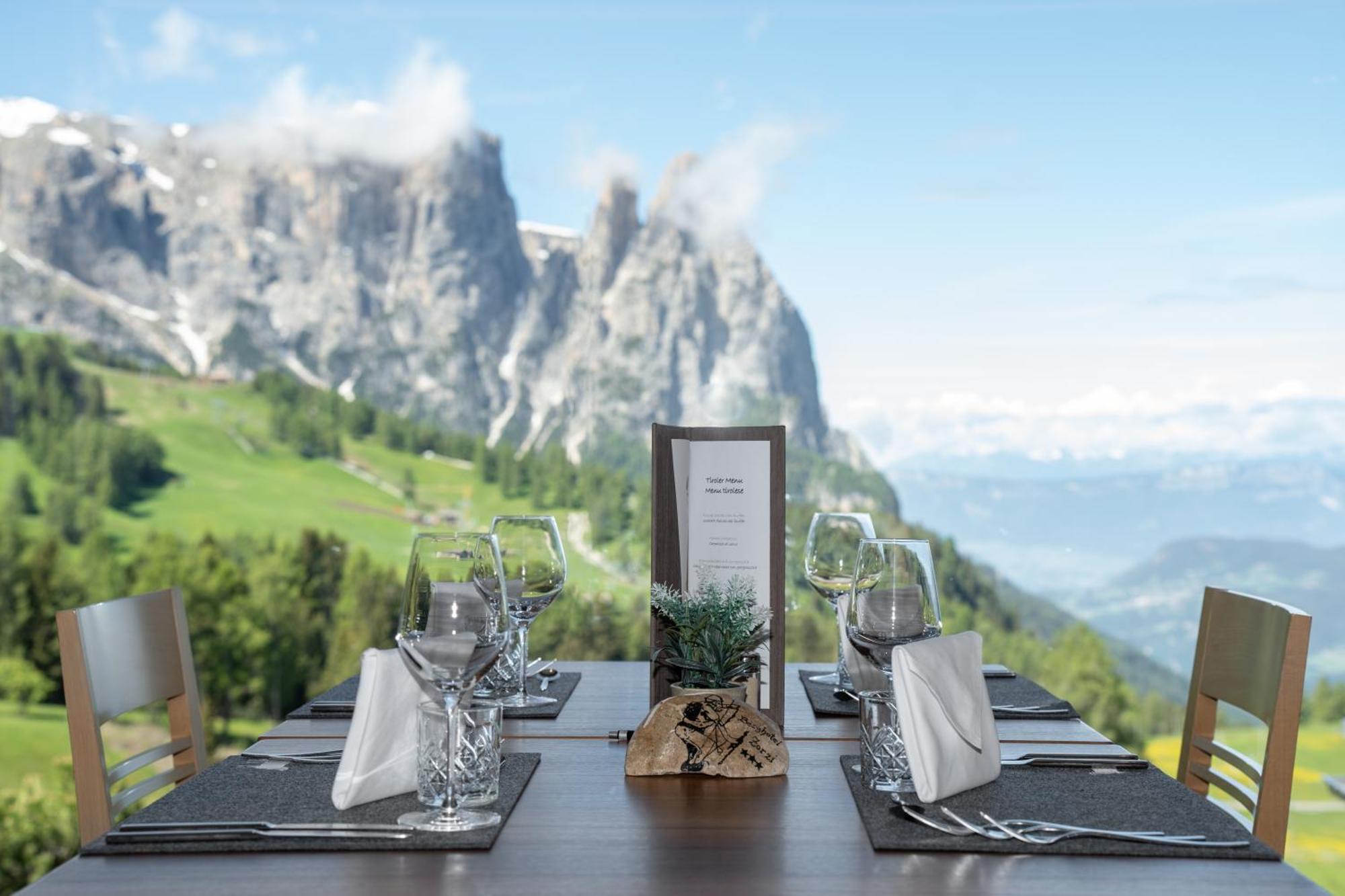 Berghotel Zorzi Alpe Di Siusi Exterior photo